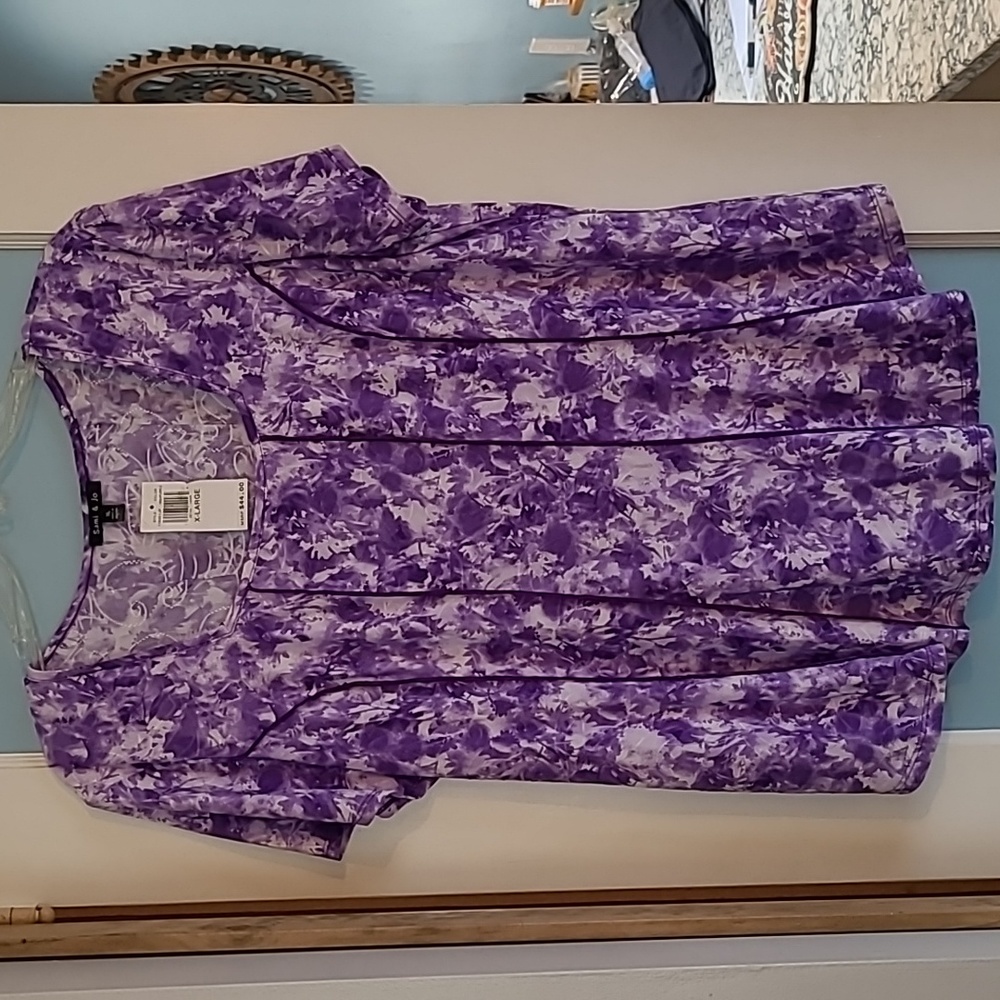 Woman's lightweight top